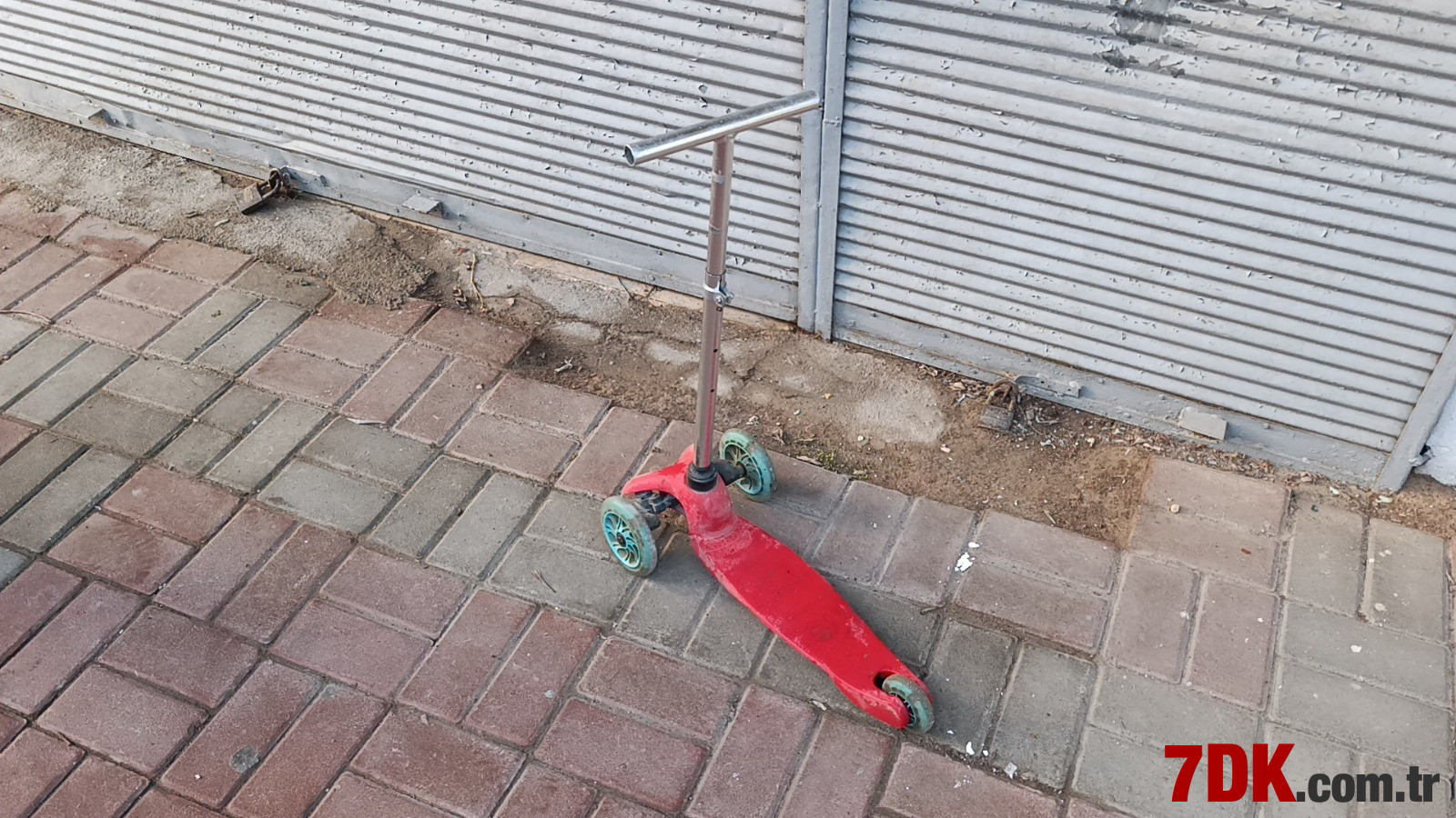 Motosiklet ve Çocuk Scooter çarpıştı: 5 yaşındaki çocuk yaraladı