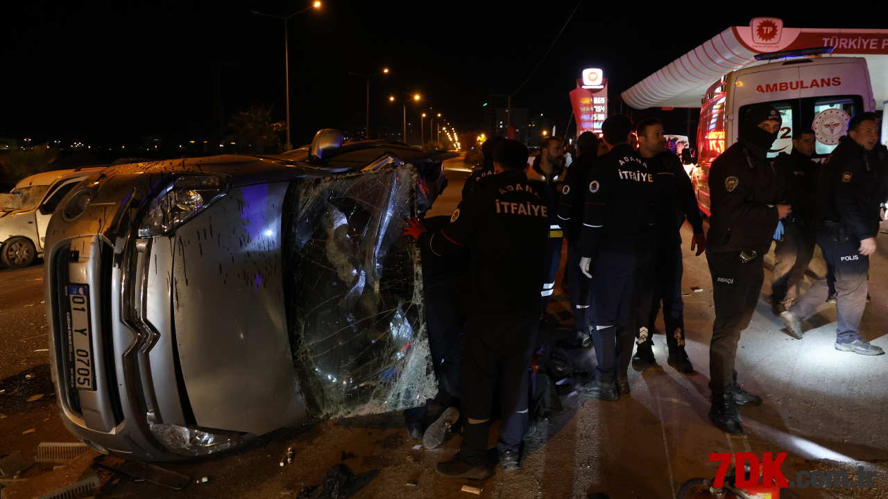 Adana'da Ters Yöne Giren Araç Darmadağın Oldu Sürücü Hayatını Kaybetti