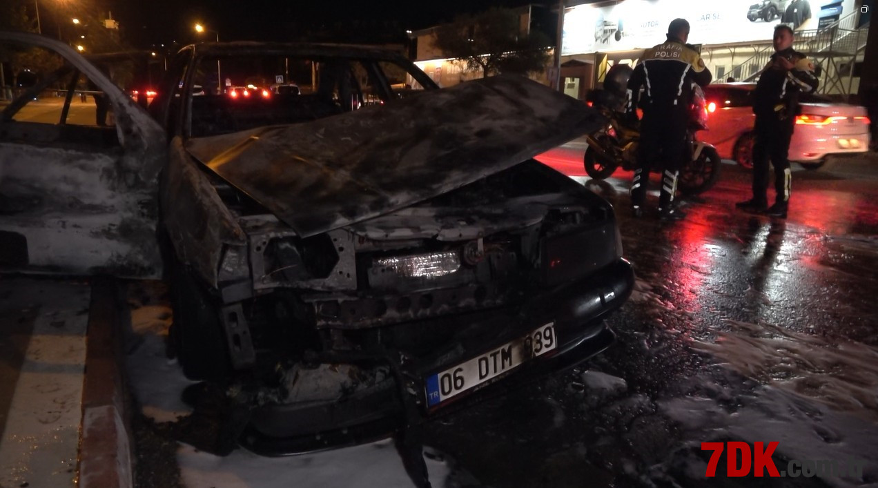 Alanya'da Korku Dolu Anlar! Seyir Halindeki Otomobil Alev Aldı