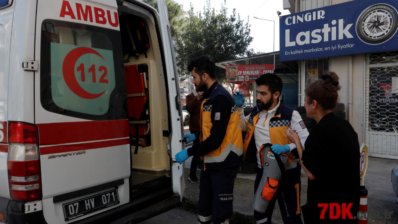 Antalya'da Korku Dolu Anlar! Balkondaki Sprey Kutuları Patladı Tüm Mahalle Ayağa Kalktı