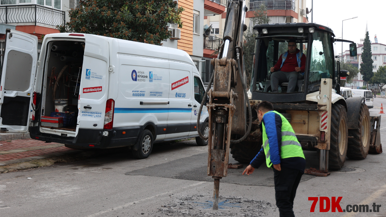 Antalya'da Teknolojik Altyapı Güçleniyor! İçme Suyu Hatlarında Çalışmalar Devam Ediyor