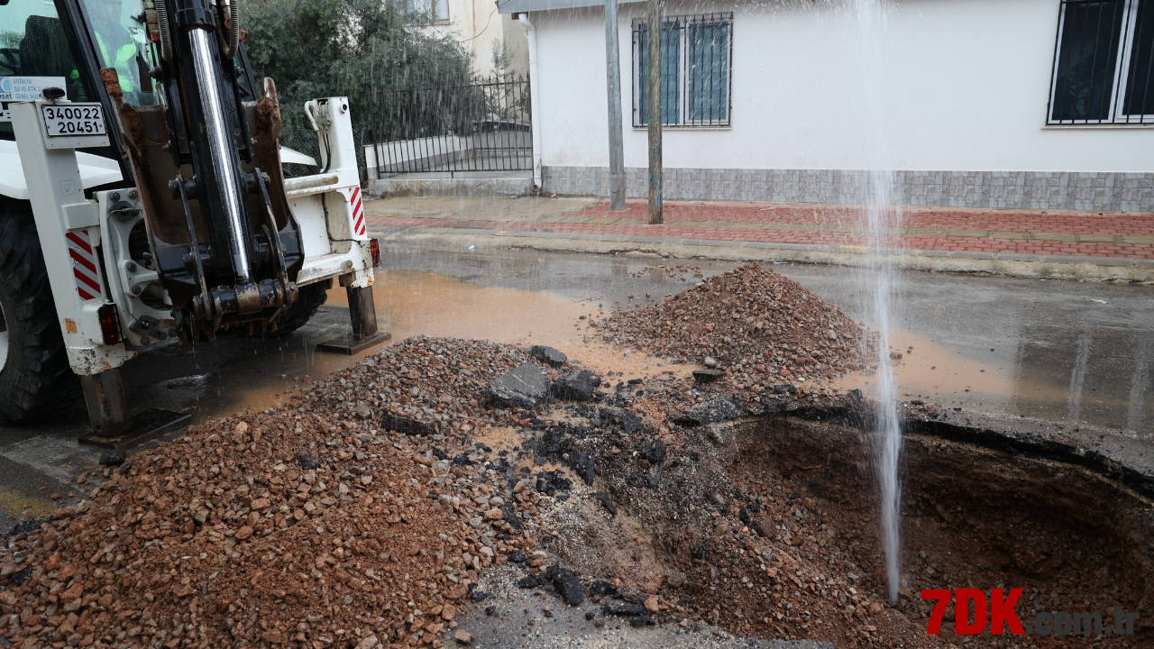 Antalya'da Teknolojik Altyapı Güçleniyor! İçme Suyu Hatlarında Çalışmalar Devam Ediyor