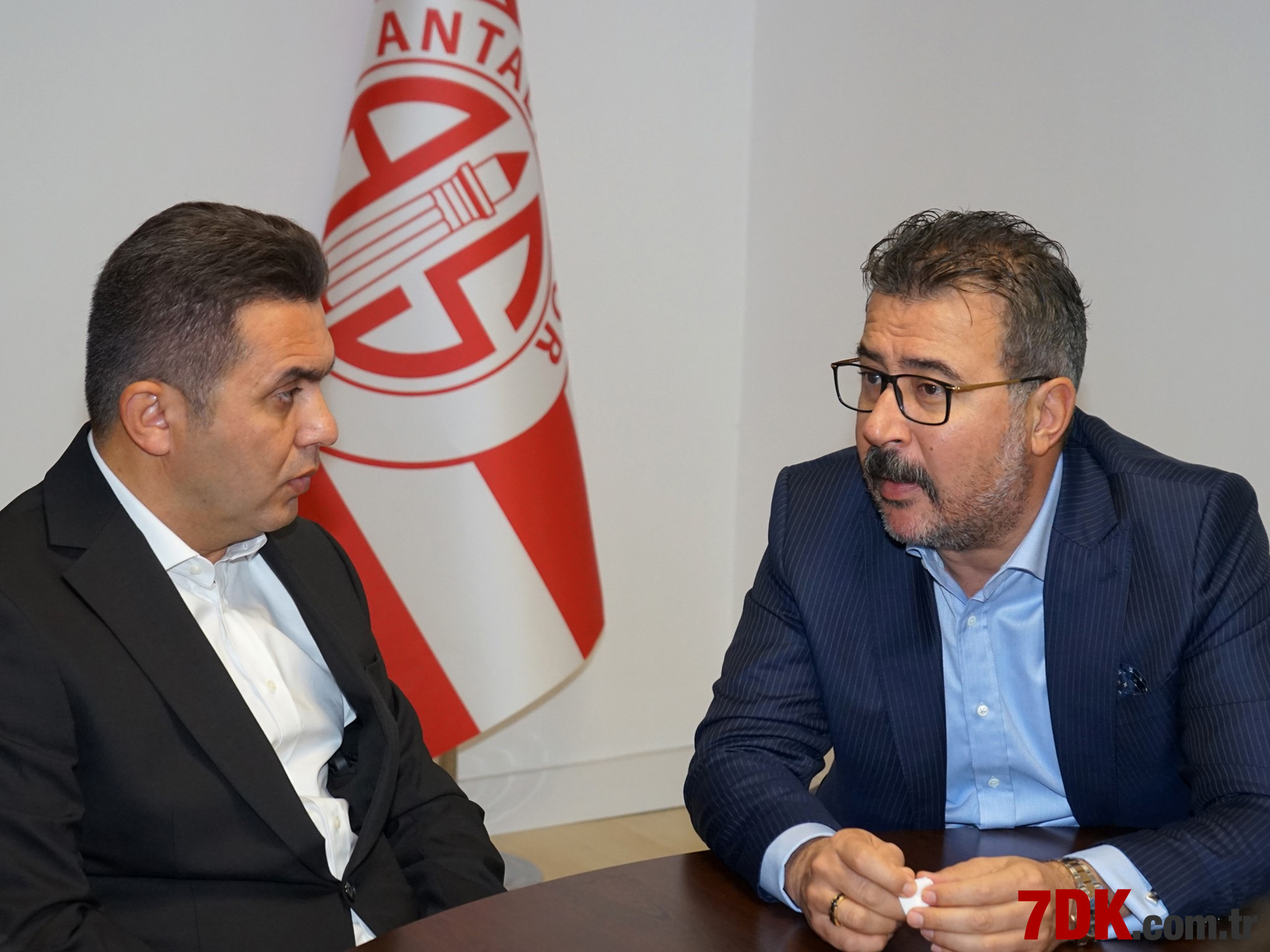 Antalyaspor Kulübü’nde yönetim kurulunda hareketli dakikalar Devir teslim gerçekleşti