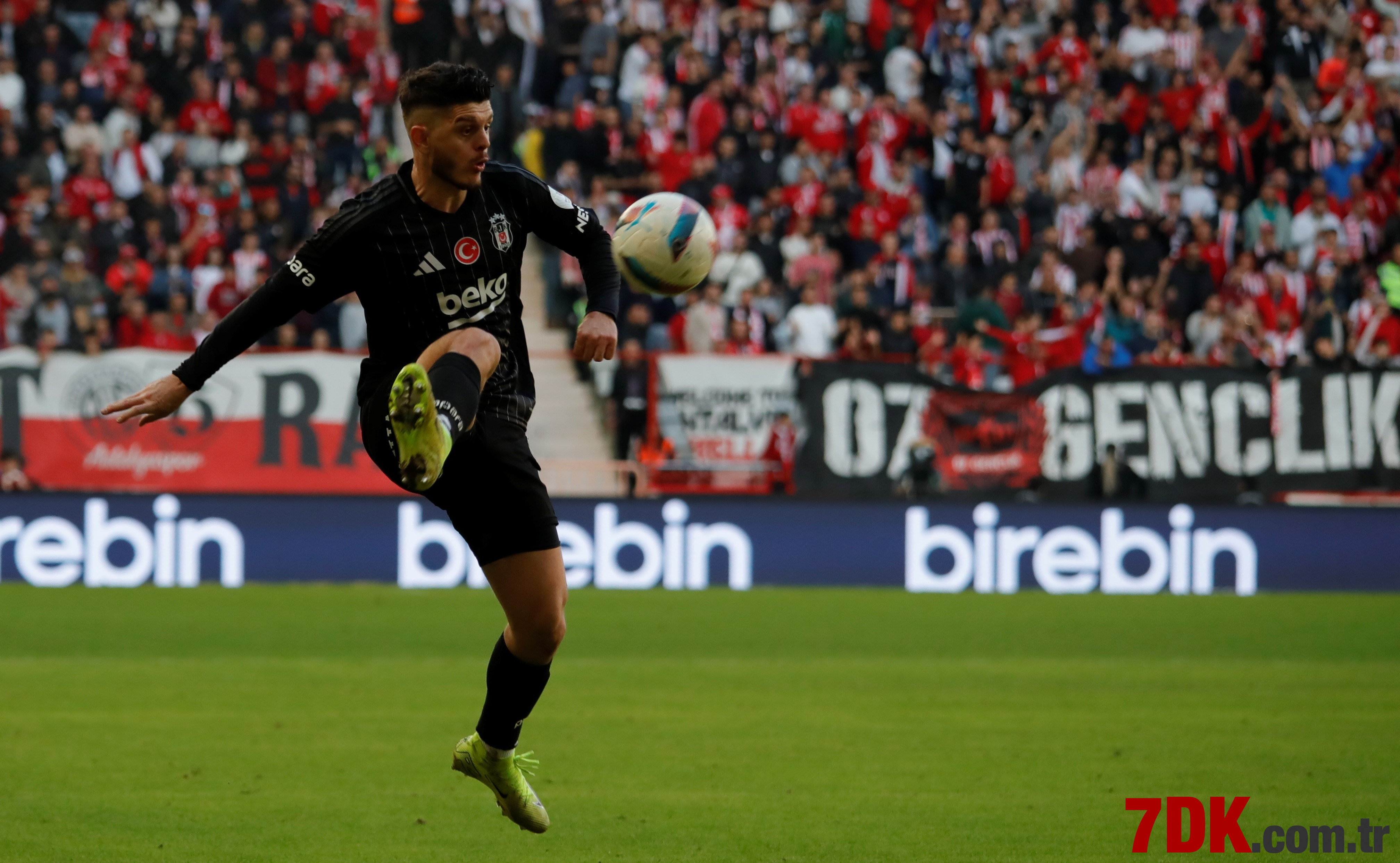 Antalyaspor ve Beşiktaş Maçından Dakika Dakika Ayrıntılar 