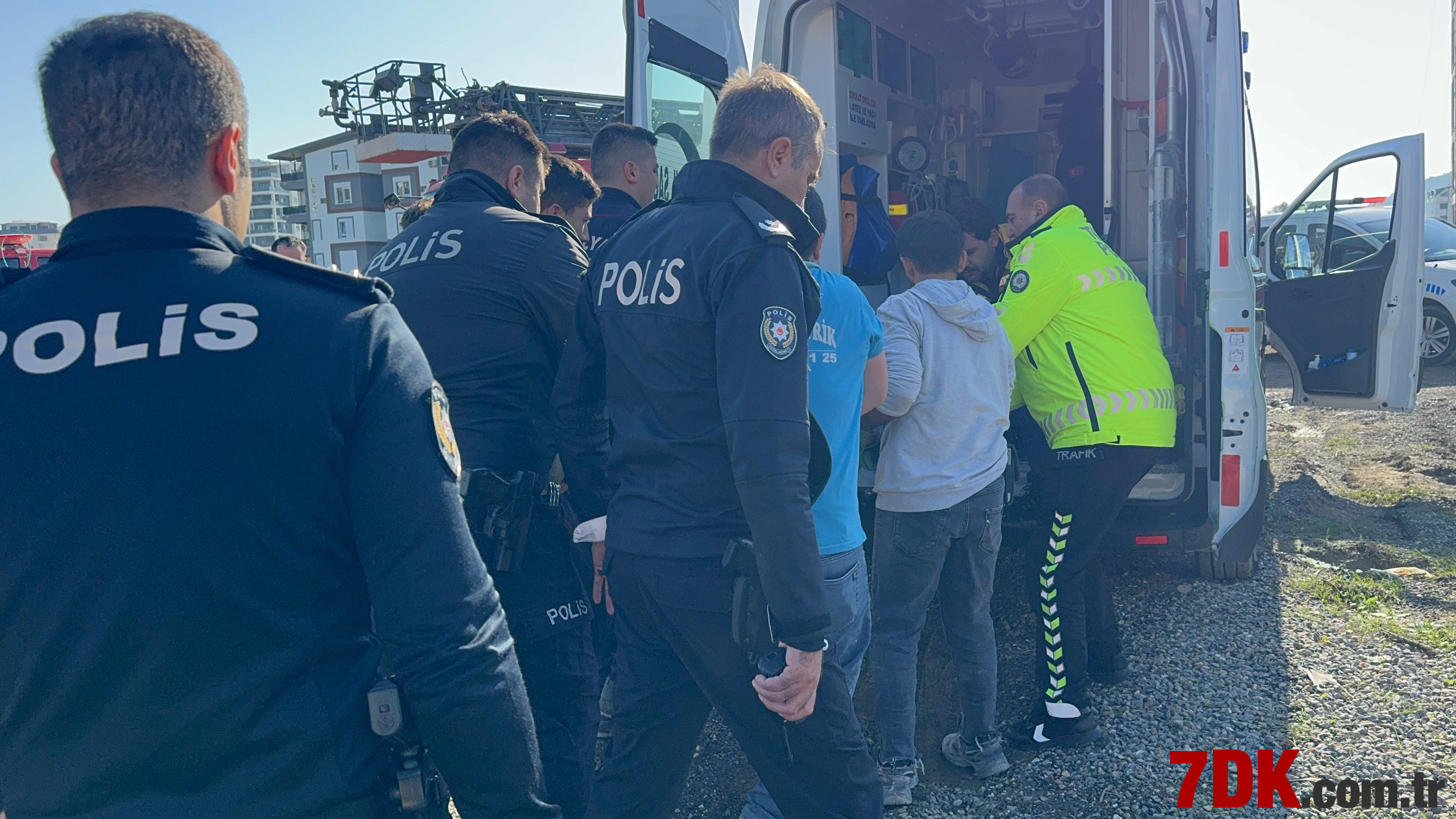 Gazipaşa'da korkunç olay İnşaat halindeki binada kalıplar göçtü 3 işçi yaralandı