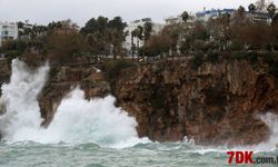 Alanya'da Gecesi Yağmur Fırtına Sabahına Günlük Güneşlik Hava